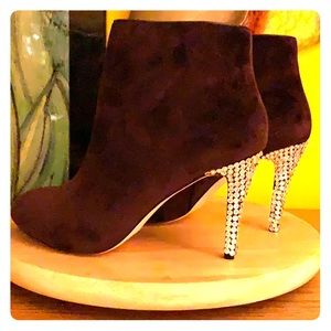 Boots , dark purple Swede Leather 81/2